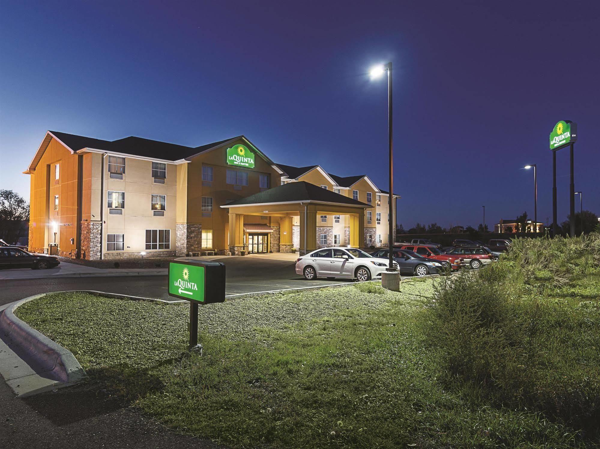 La Quinta Inn & Suites Casino And Bar By Wyndham Glendive Exteriér fotografie